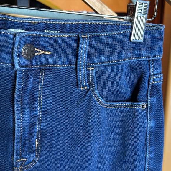 Old Navy Rockstar 24/7 Sculpt High Rise Super Skinny Jeans Dark Wash Size 2 - Picture 5 of 8